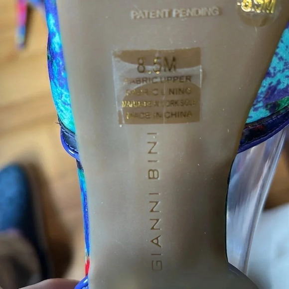 Gianni Bini Peep Toe Multicolored Heel Shoe Size 8.5 - Picture 10 of 10